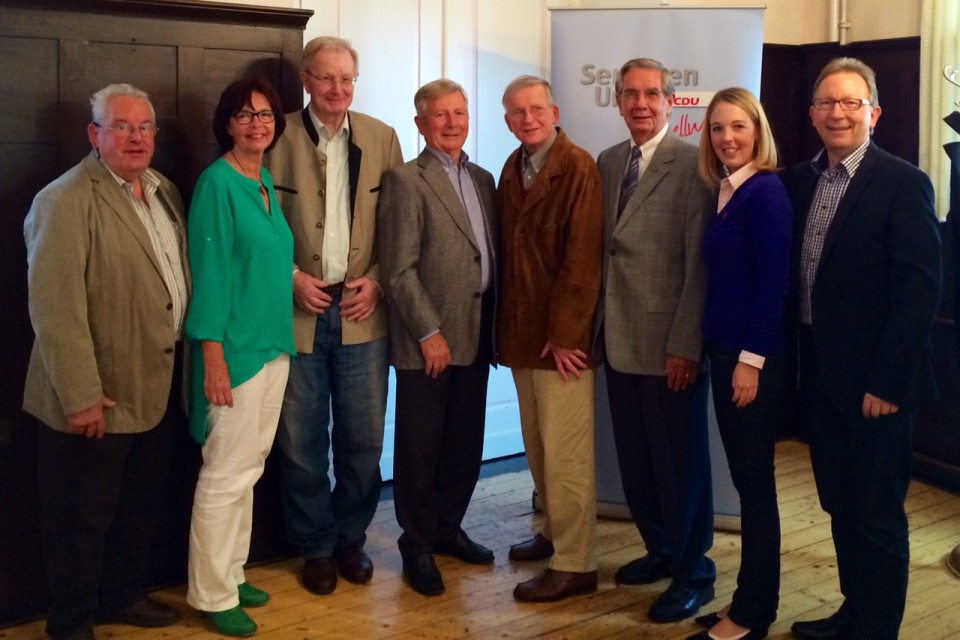 von links: Helmut Oehl, Gisela Stahl, Hermann Ilaender, Wolfgang Lhrke, Dr. Wolfram Oehl, Werner Klein, Ellen Demuth MdL, Erwin Rddel MdB  -	Auf dem Foto fehlt Reinhold Mller 